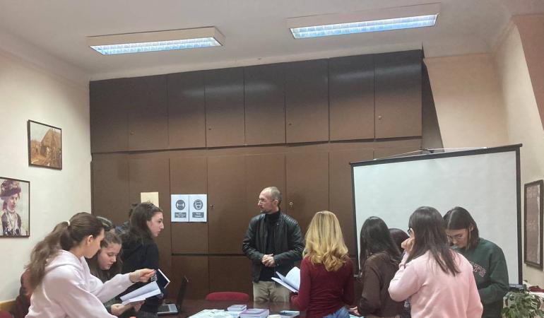 Ученице Филолошке гимназије у Београду посетиле ЕИ САНУ