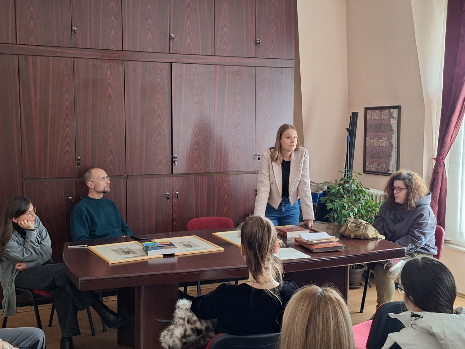 Отворена врата Етнографског института САНУ: посета ученика Филолошке гимназије у Београду