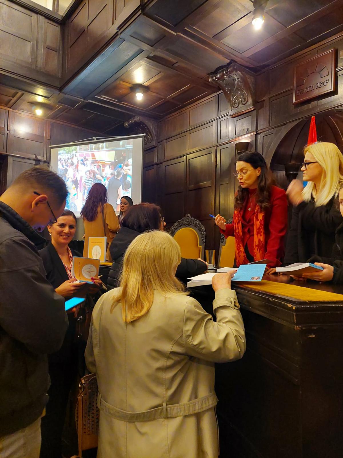Монографија др Гордане Благојевић „Невидљиви хероји Грчке“ представљена у Бањој Луци
