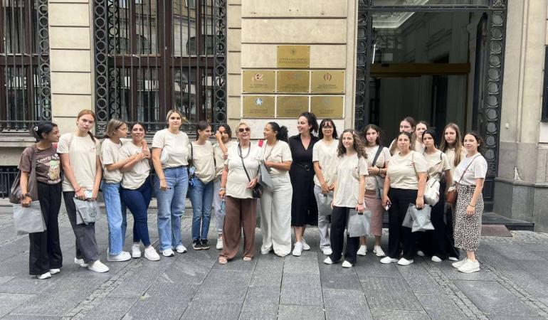 Учеснице програма „Ја одлучујем“ у посети Етнографском институту САНУ